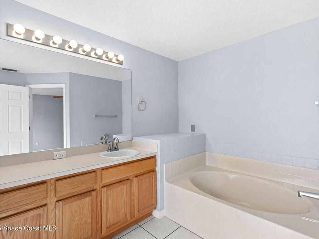 1493 Laramie Circle, Melbourne, FL 32940