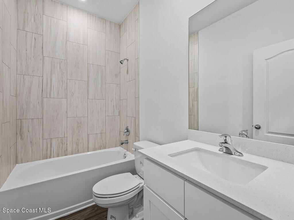 590 Entrada Street, Palm Bay, FL 32909