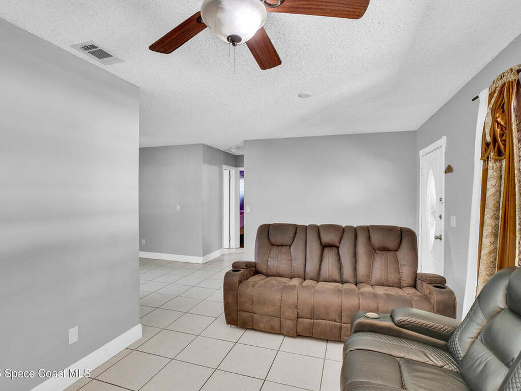 5402 Shannon Drive, Fort Pierce, FL 34951