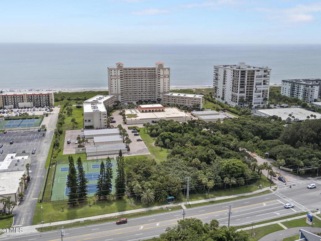 820 N Atlantic Avenue, Cocoa Beach, FL 32931