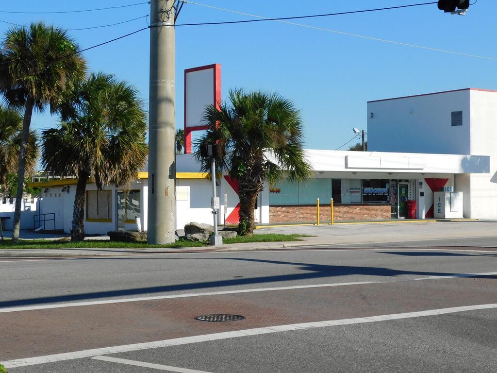 8590 N Atlantic Avenue, Cape Canaveral, FL 32920