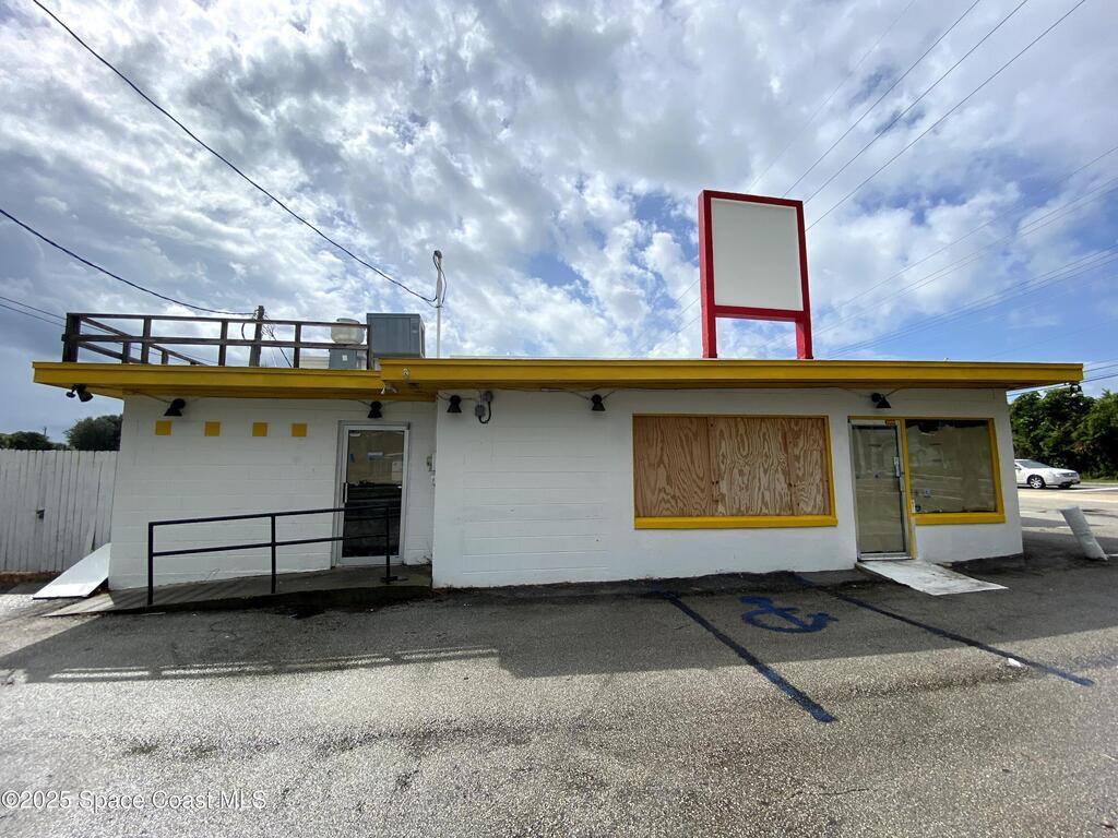 8590 N Atlantic Avenue, Cape Canaveral, FL 32920