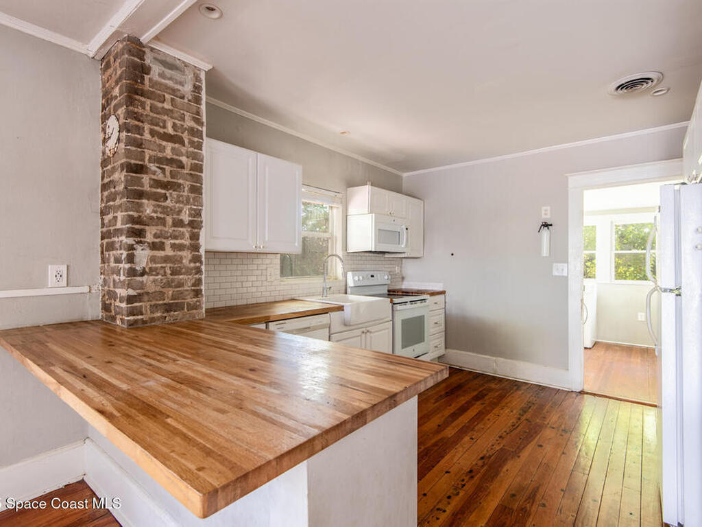 2013 Vernon Place, Melbourne, FL 32901