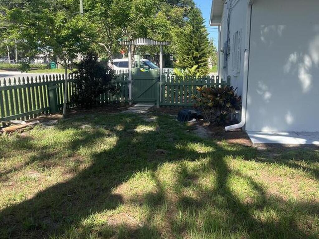 925 S Tropical Trail, Merritt Island, FL 32952