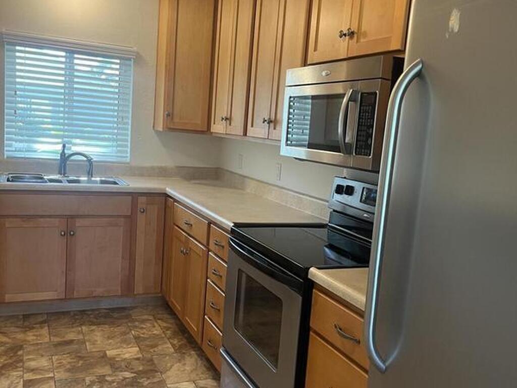 925 S Tropical Trail, Merritt Island, FL 32952