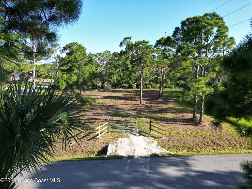 3625 Wisteria Lane, Micco, FL 32976