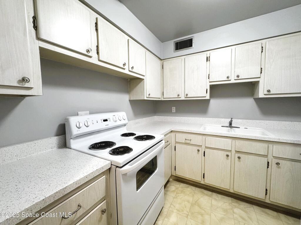 205 Buccaneer Avenue, Merritt Island, FL 32952