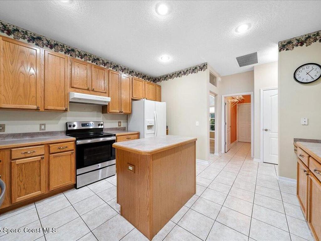 1375 Sanibel Lane, Merritt Island, FL 32952