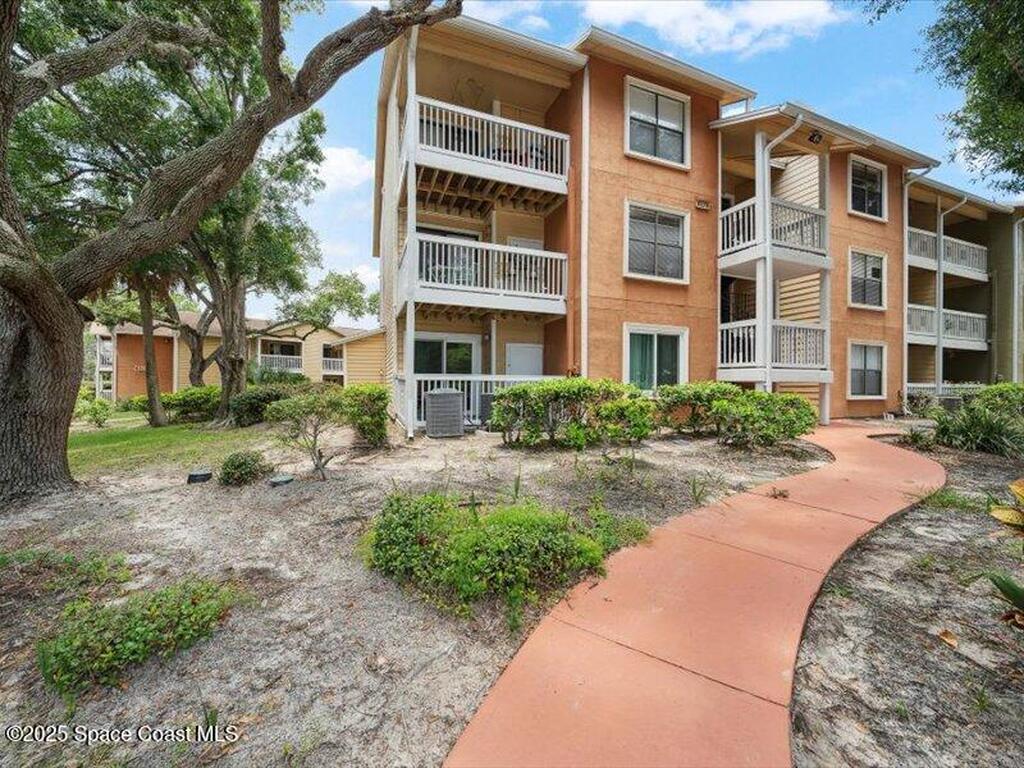 225 S Tropical Trail, Merritt Island, FL 32952
