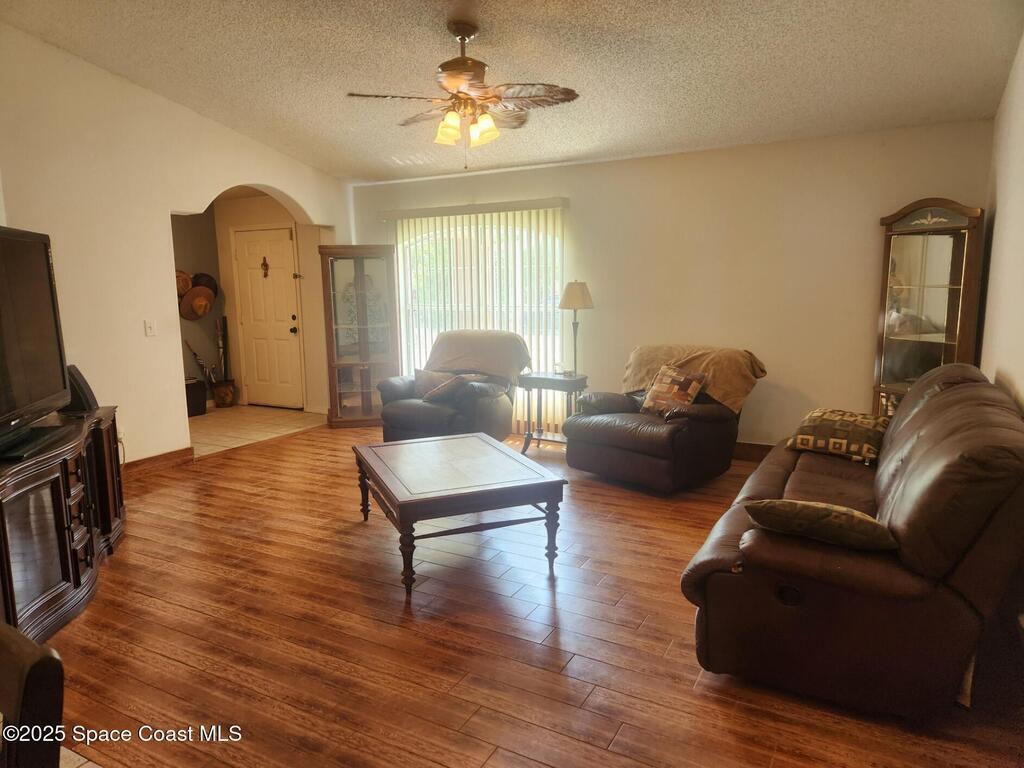 2971 SE Gabrysh Avenue, Palm Bay, FL 32909