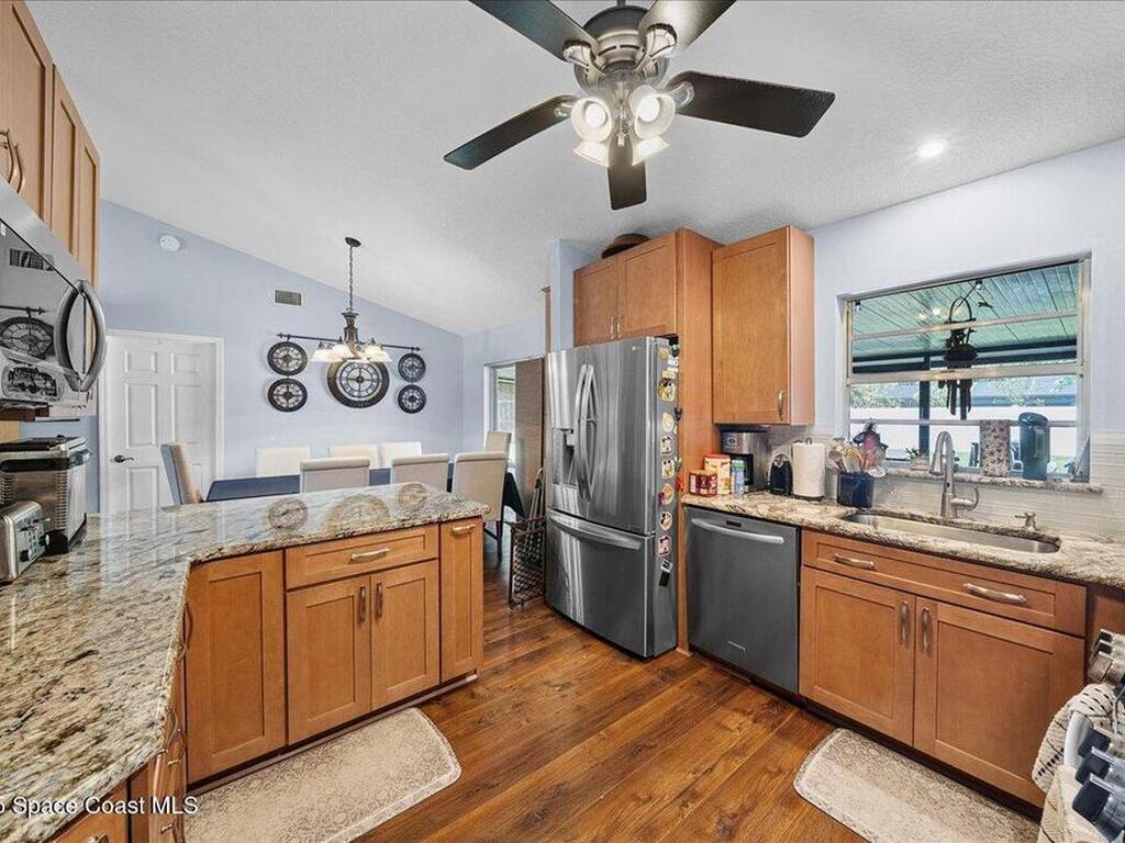 873 Ripley Terrace, Palm Bay, FL 32907