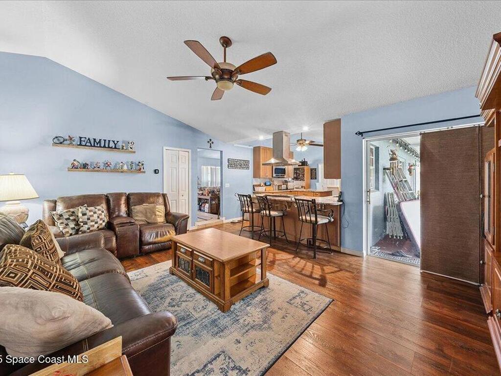 873 Ripley Terrace, Palm Bay, FL 32907