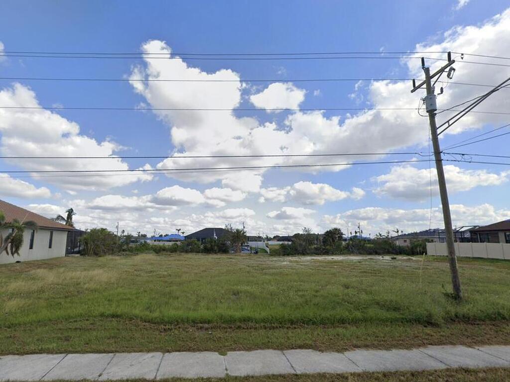 2513 Surfside Boulevard, Cape Coral, FL 33914