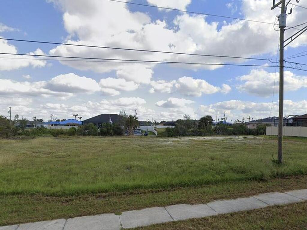 2513 Surfside Boulevard, Cape Coral, FL 33914