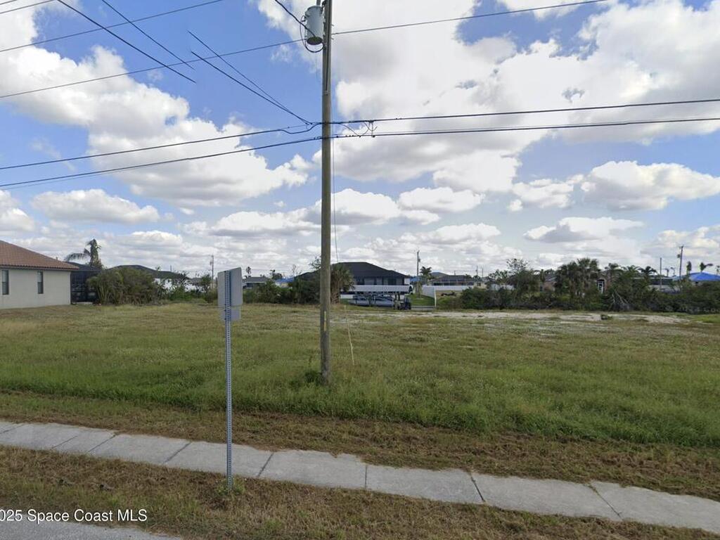 2513 Surfside Boulevard, Cape Coral, FL 33914