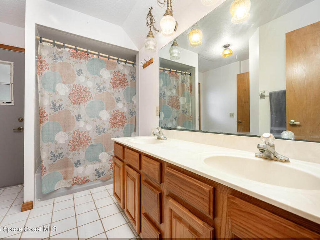 4625 Hidden Lakes Place, Melbourne, FL 32934