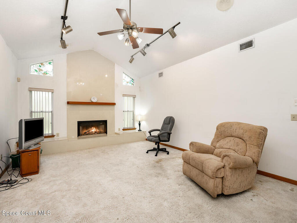 4625 Hidden Lakes Place, Melbourne, FL 32934