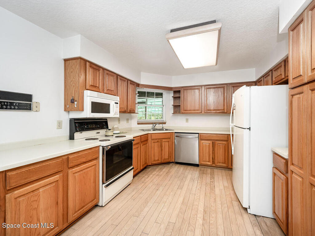 4625 Hidden Lakes Place, Melbourne, FL 32934