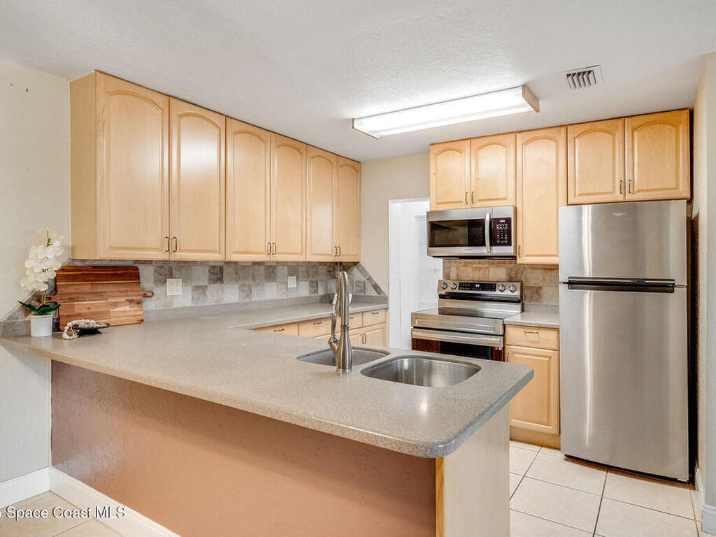 421 4th Street, Merritt Island, FL 32953