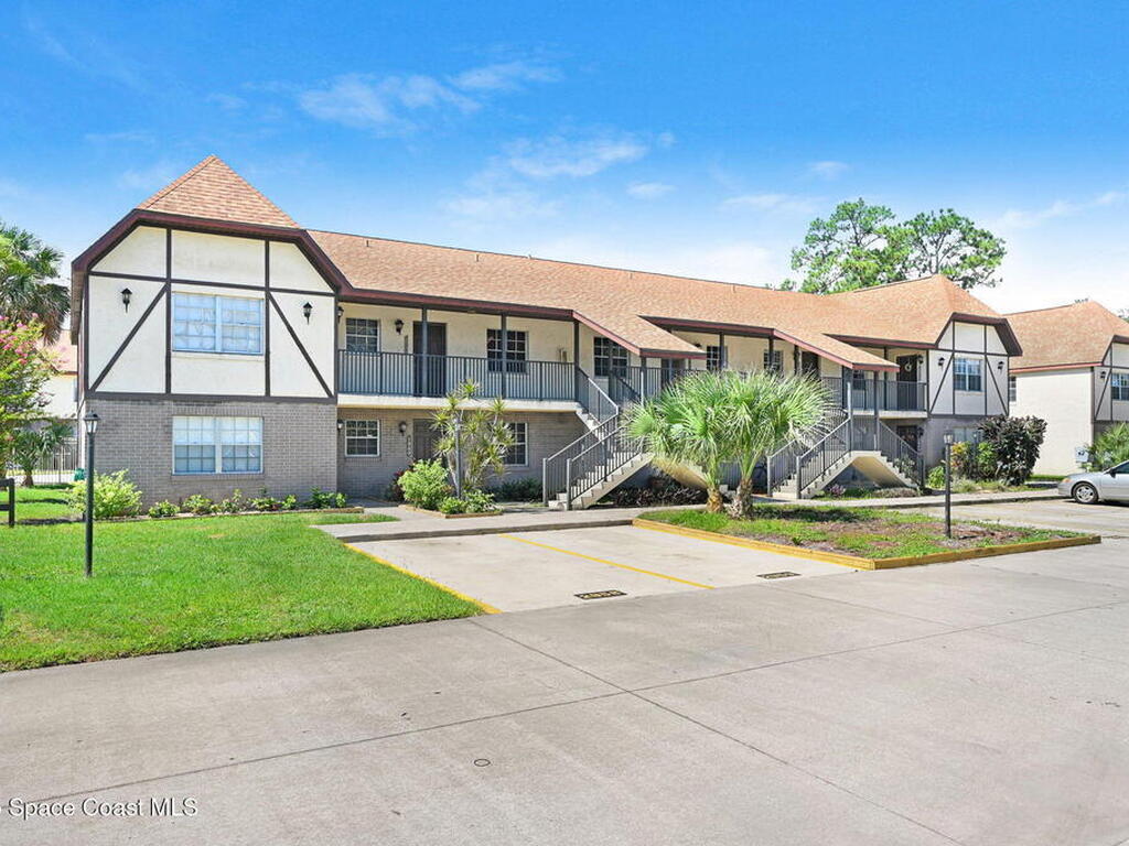 2962 Sir Hamilton Circle, Titusville, FL 32780