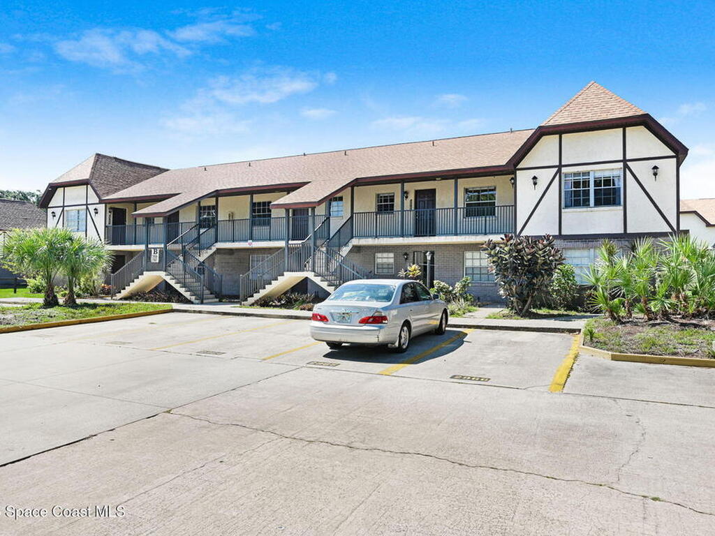 2962 Sir Hamilton Circle, Titusville, FL 32780