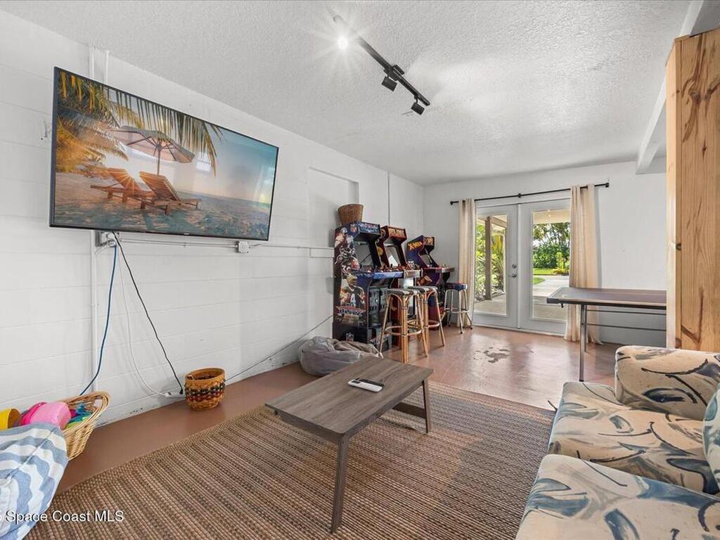 936 Santa Cruz Road, Cocoa Beach, FL 32931