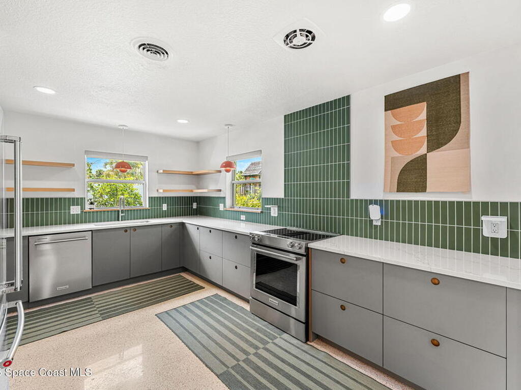 298 Harwood Avenue, Satellite Beach, FL 32937