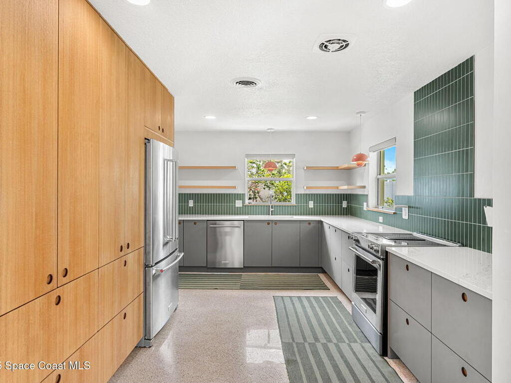 298 Harwood Avenue, Satellite Beach, FL 32937