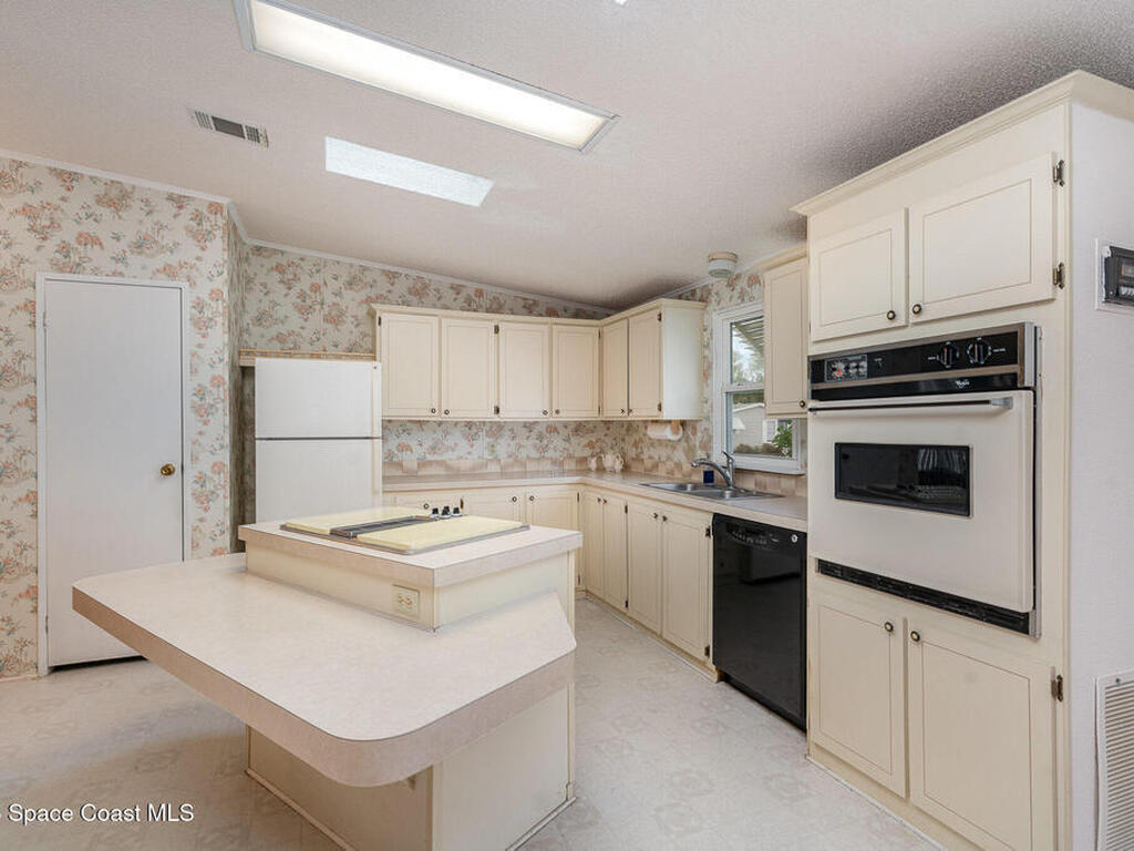 2386 Coconut Palm Drive, Palm Bay, FL 32905