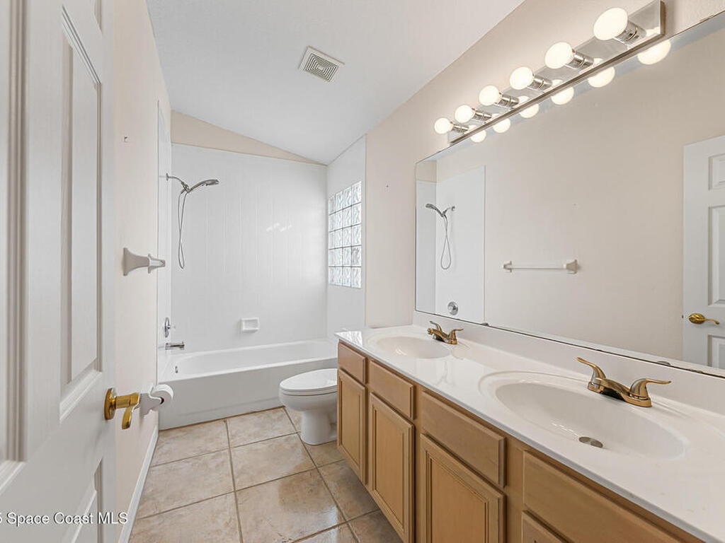 853 Suntree Woods Drive, Melbourne, FL 32940