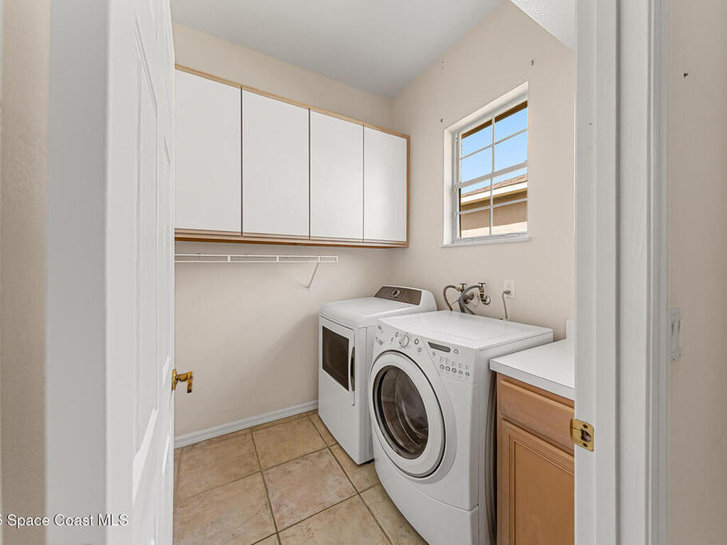 853 Suntree Woods Drive, Melbourne, FL 32940