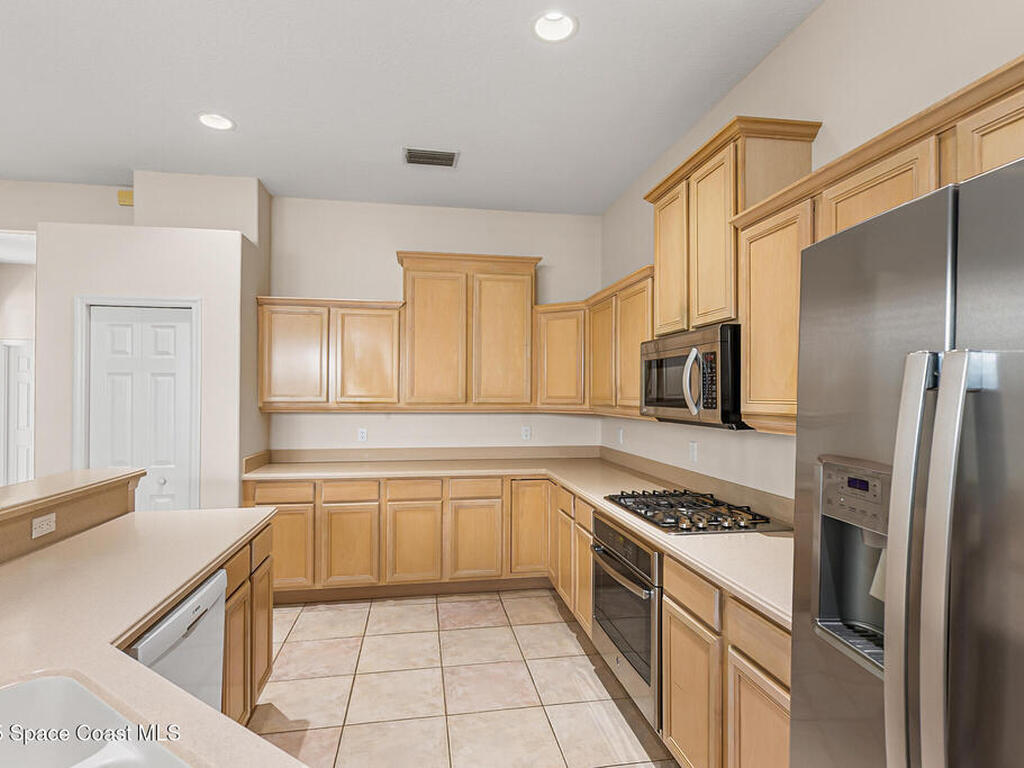 853 Suntree Woods Drive, Melbourne, FL 32940