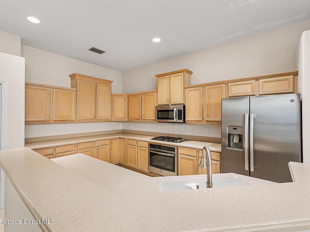 853 Suntree Woods Drive, Melbourne, FL 32940