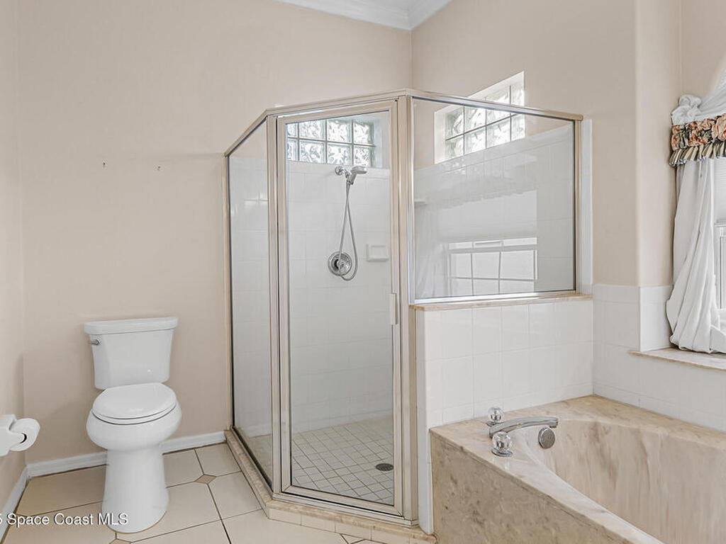 853 Suntree Woods Drive, Melbourne, FL 32940