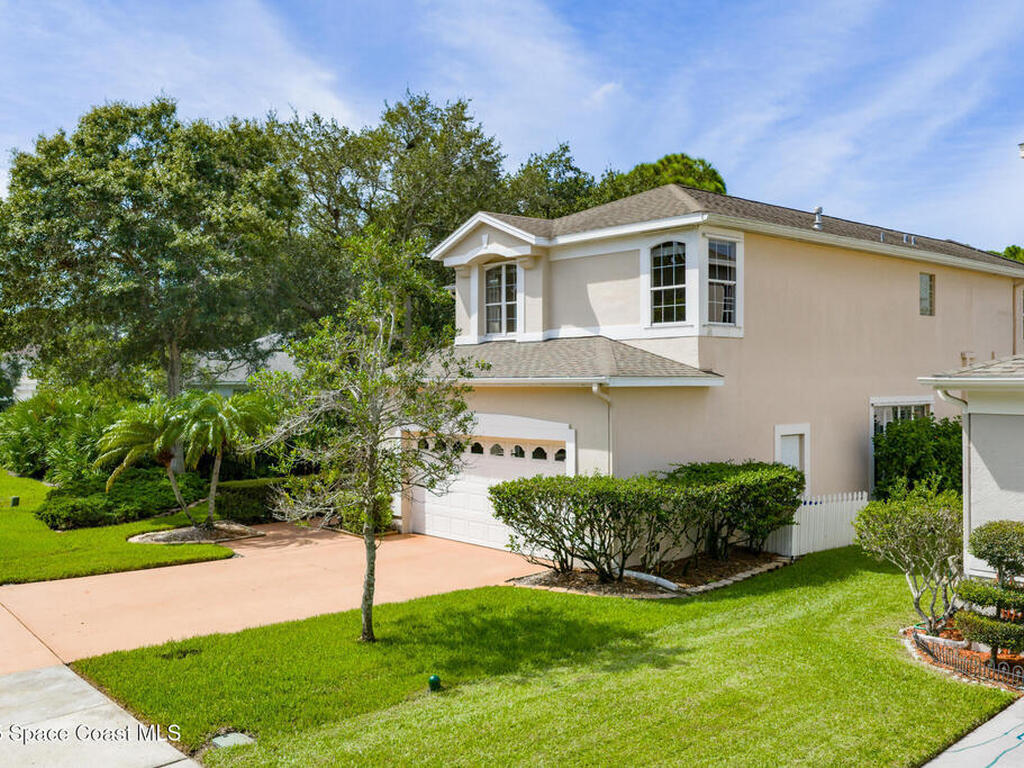 853 Suntree Woods Drive, Melbourne, FL 32940