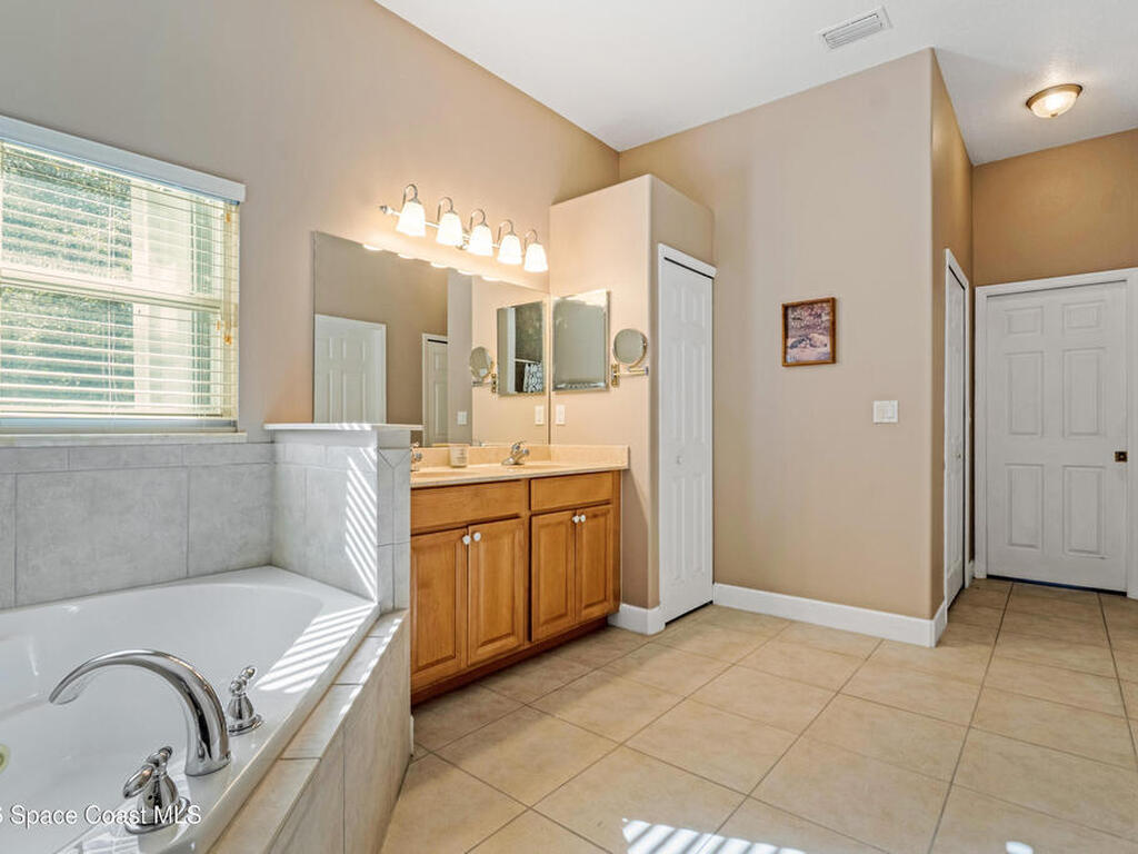 5680 Seminole Street, Mims, FL 32754