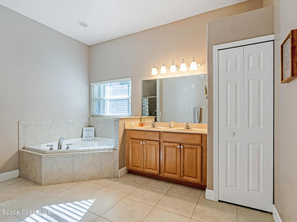 5680 Seminole Street, Mims, FL 32754