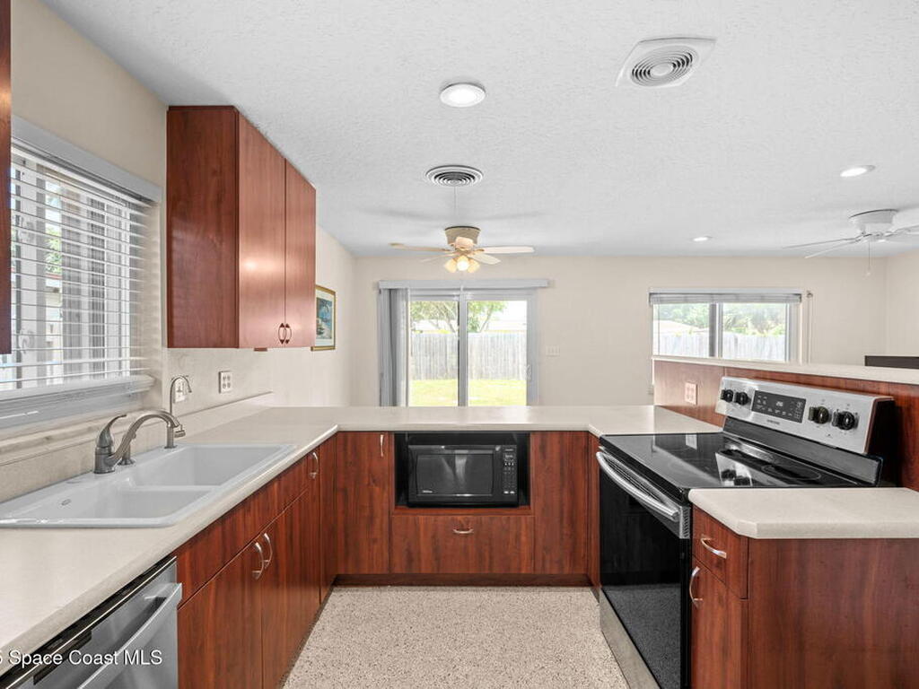 270 W Lauren Court, Merritt Island, FL 32952