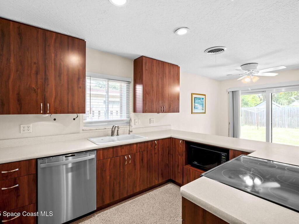 270 W Lauren Court, Merritt Island, FL 32952