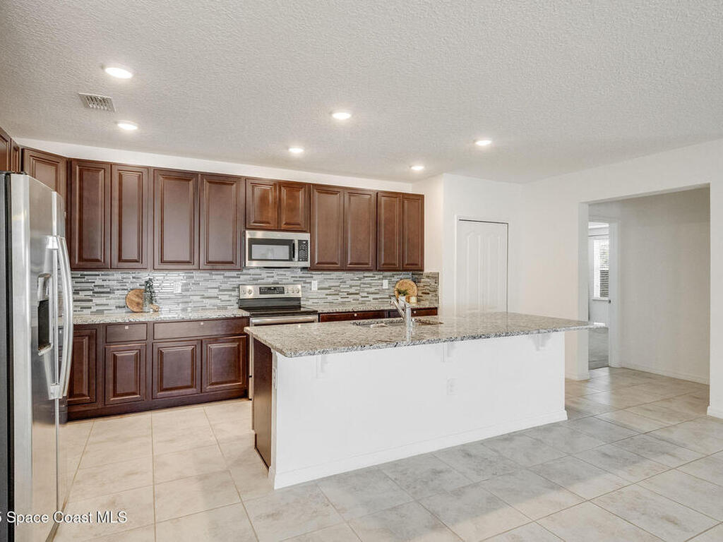 920 Bear Lake Drive, Rockledge, FL 32955