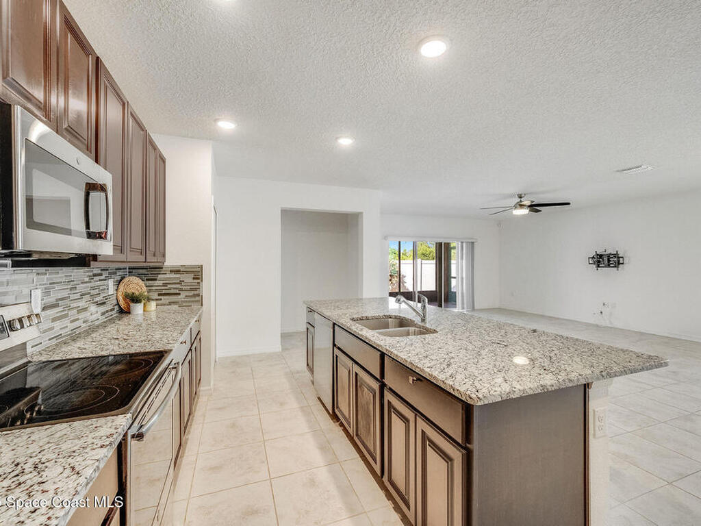 920 Bear Lake Drive, Rockledge, FL 32955