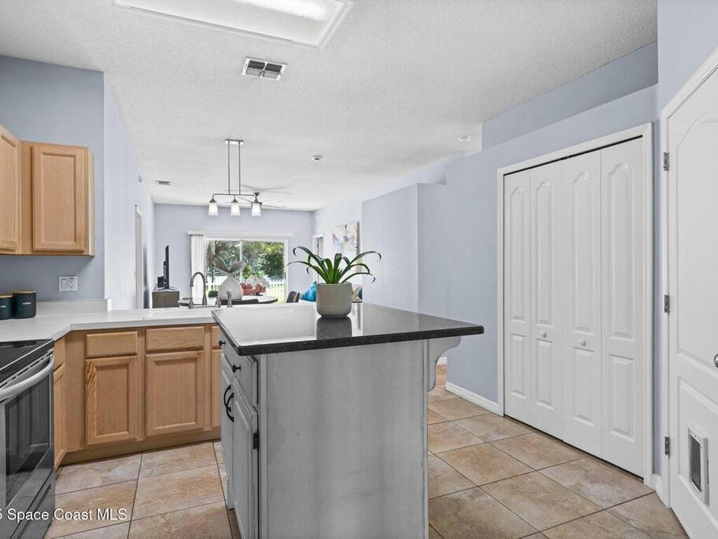 1850 Emerald Green Circle, Oviedo, FL 32765