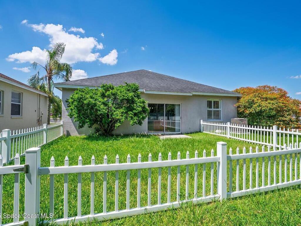 1850 Emerald Green Circle, Oviedo, FL 32765