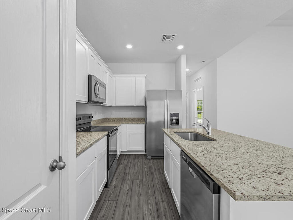 884 Aruba Avenue, Palm Bay, FL 32909