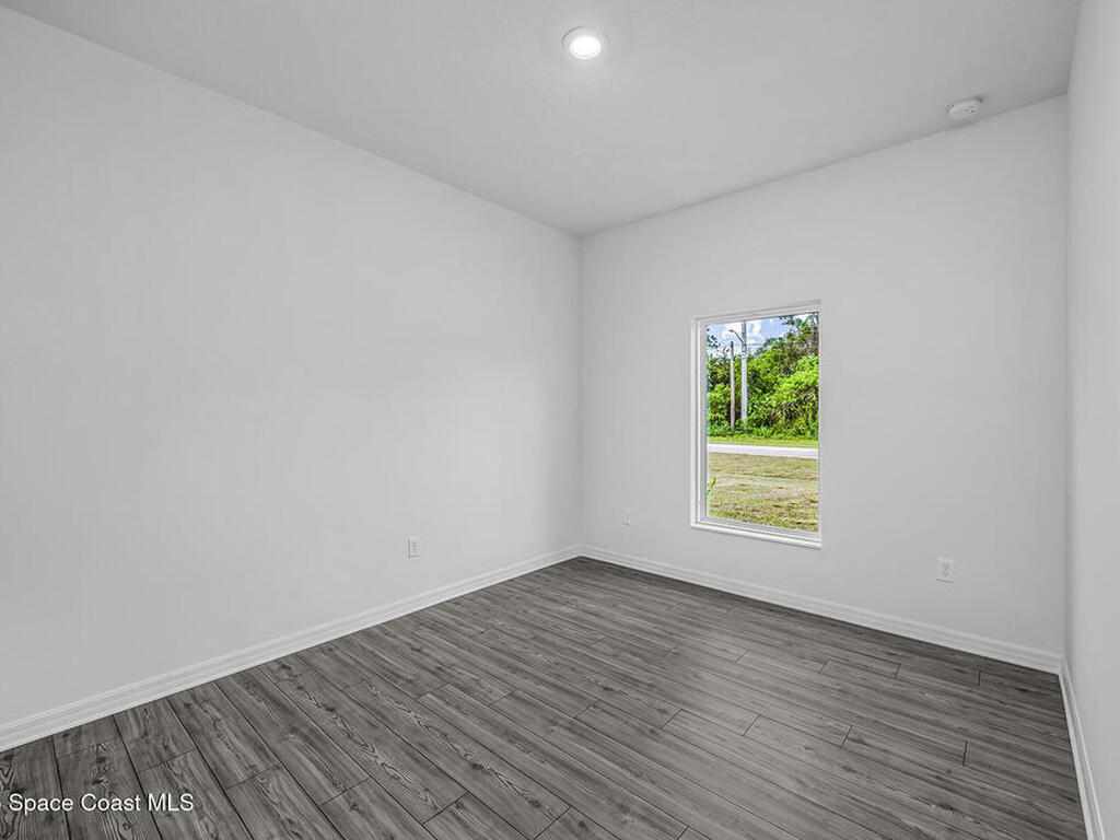 884 Aruba Avenue, Palm Bay, FL 32909