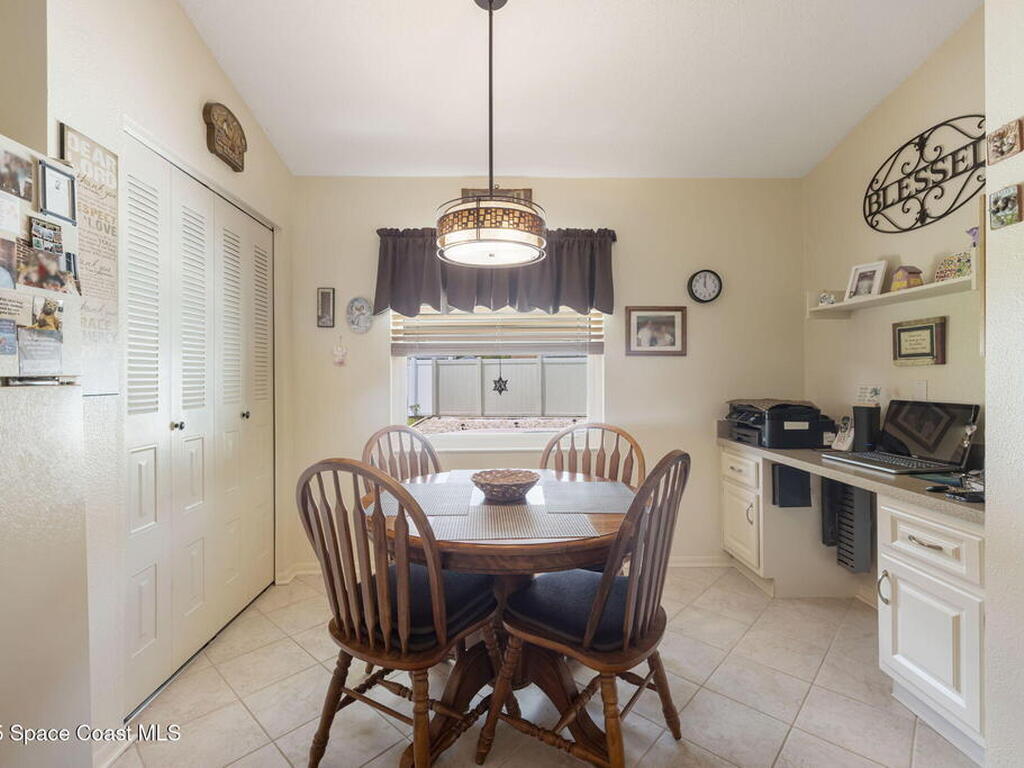 4738 N Dawnmeadow Court, Plant City, FL 33566