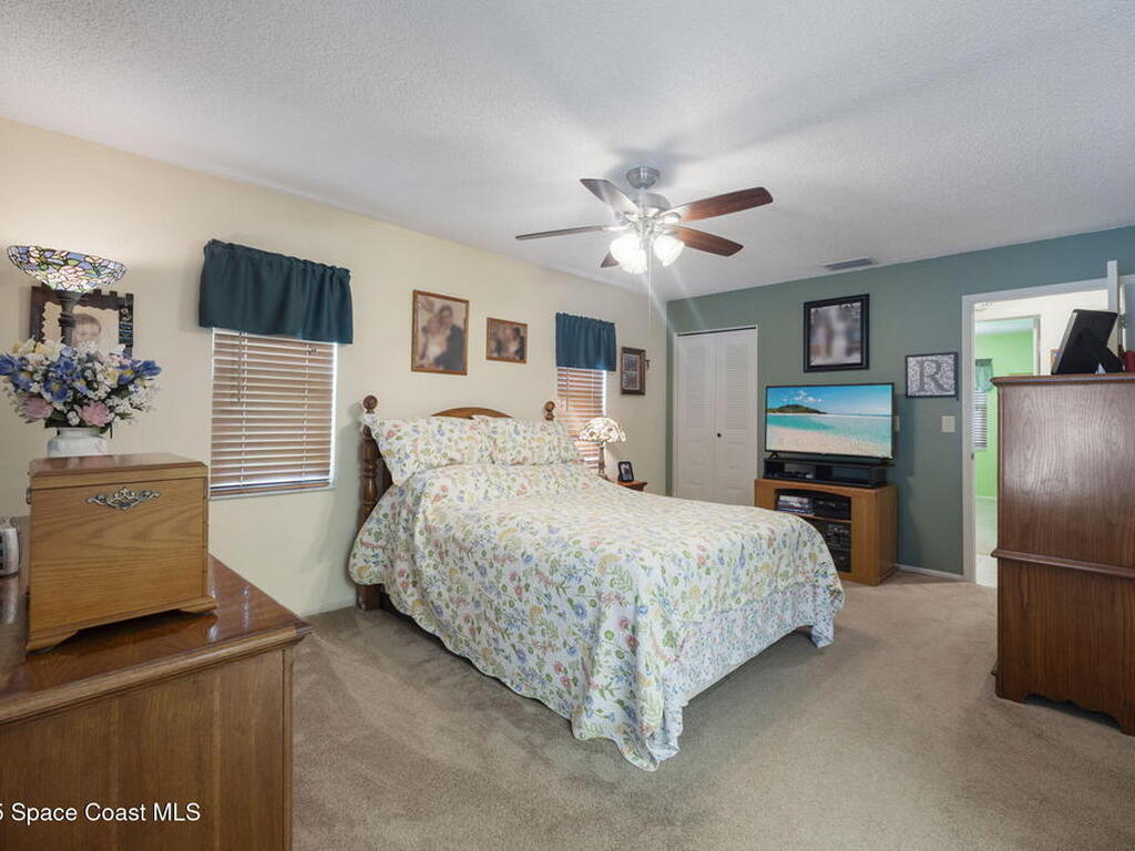 4738 N Dawnmeadow Court, Plant City, FL 33566