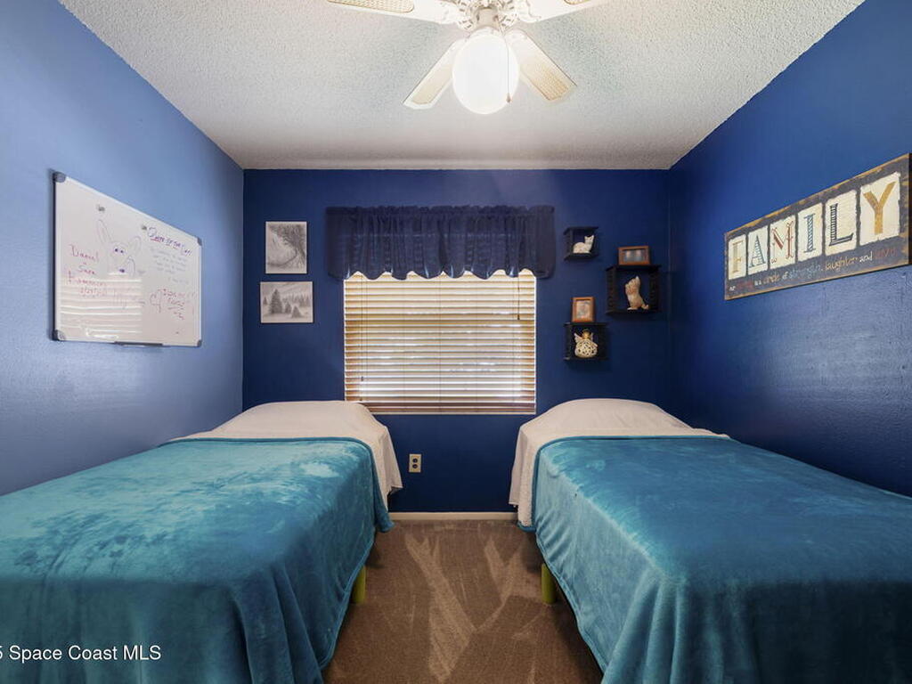 4738 N Dawnmeadow Court, Plant City, FL 33566