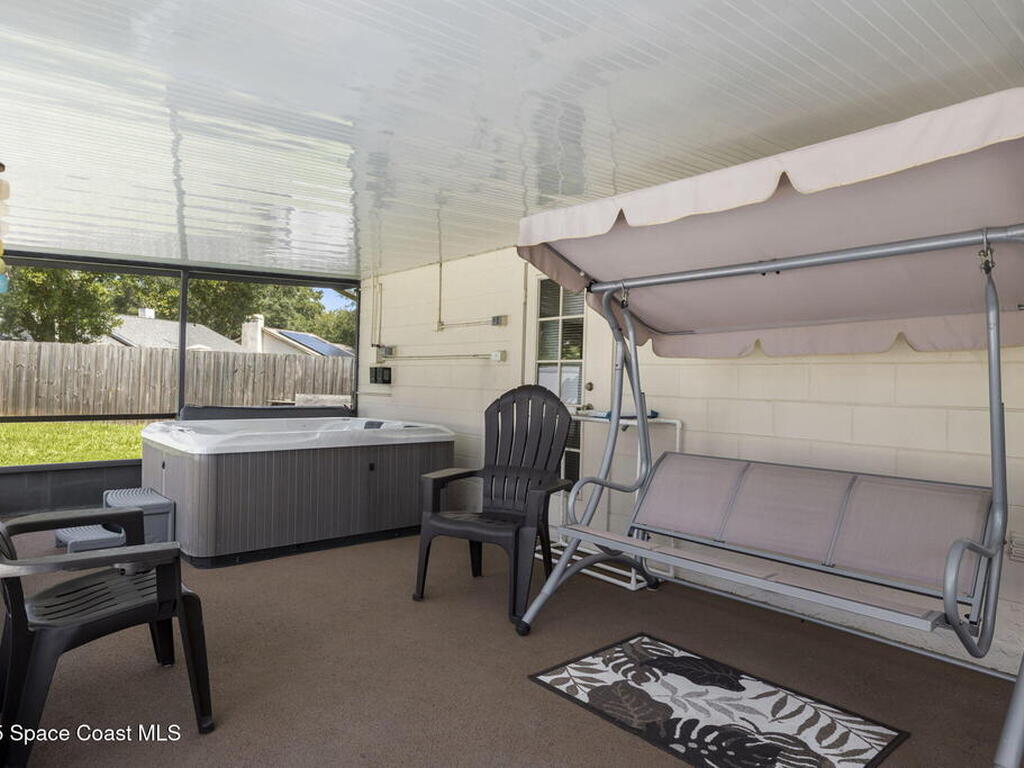 4738 N Dawnmeadow Court, Plant City, FL 33566