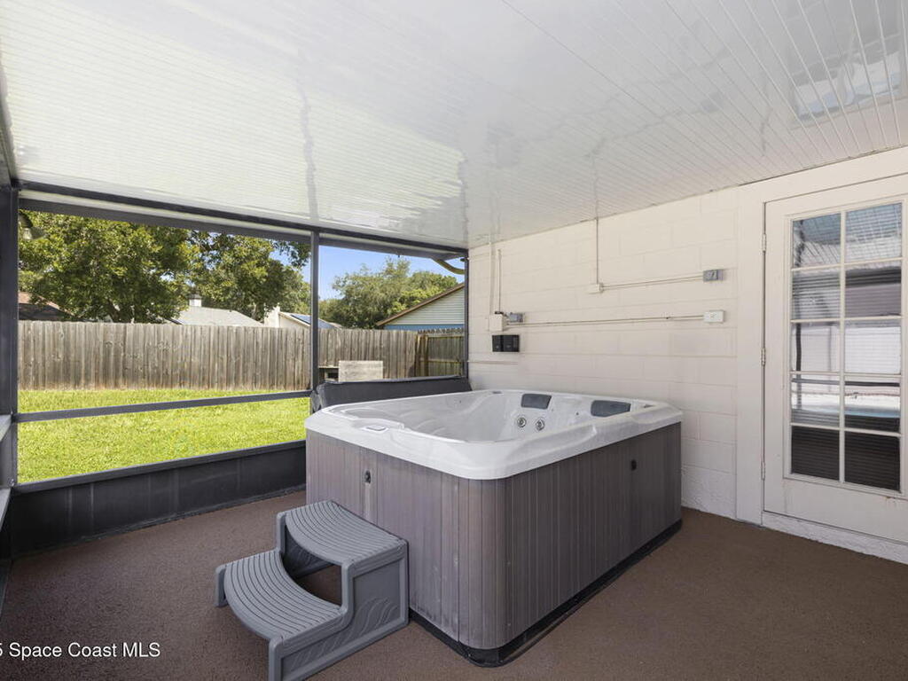 4738 N Dawnmeadow Court, Plant City, FL 33566